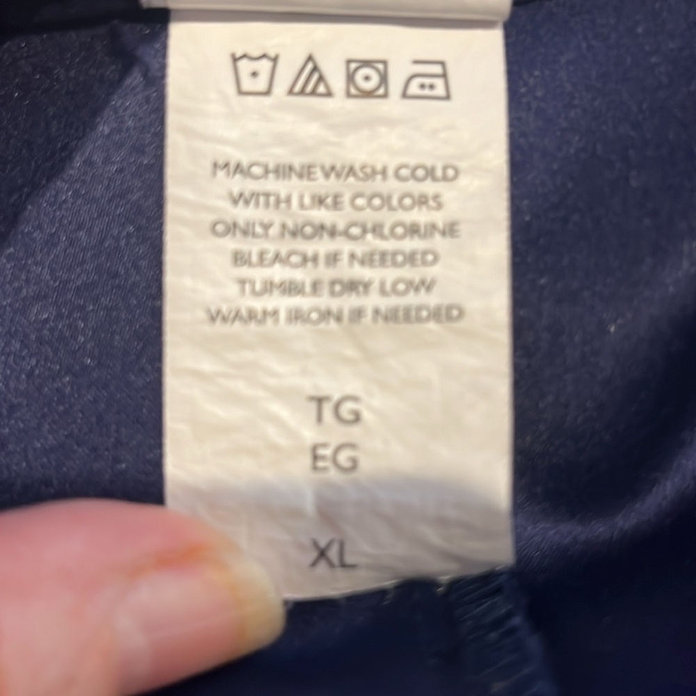 Jag navy blue swim shorts size XL. Pocket on leg, 100% polyester. - Picture 8 of 8